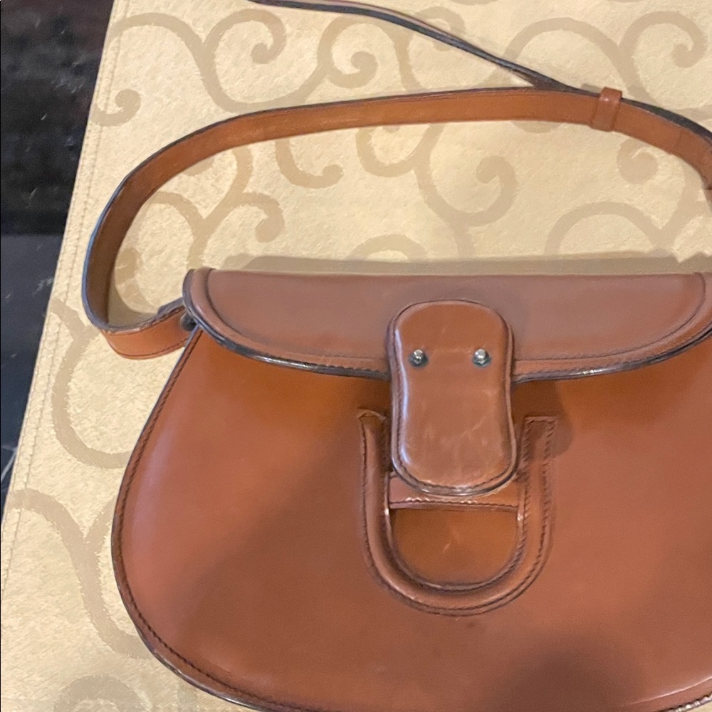 Elegant Brown Leather Shoulder Bag